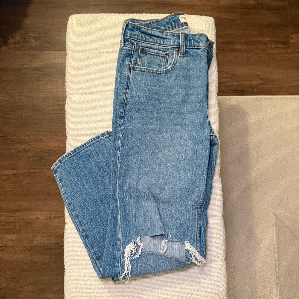 Abercrombie & Fitch the 90’s straight mid rise 28S/6s